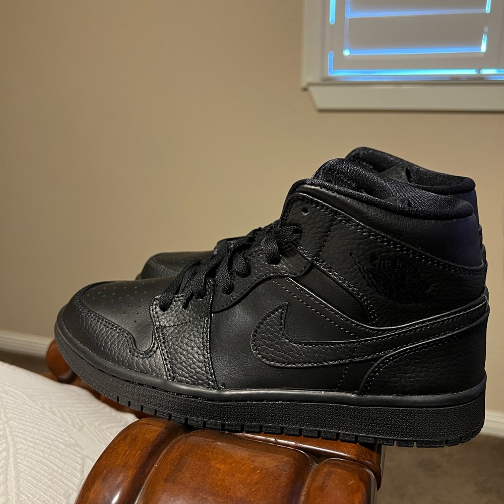 Brand New Air Jordan 1 Mid - No Box - Size 7 Youth/Men’s(Size 8.5 Women’s) - $85